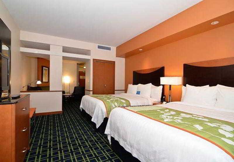 Fairfield Inn & Suites Santa Cruz - קפיטולה מראה חיצוני תמונה