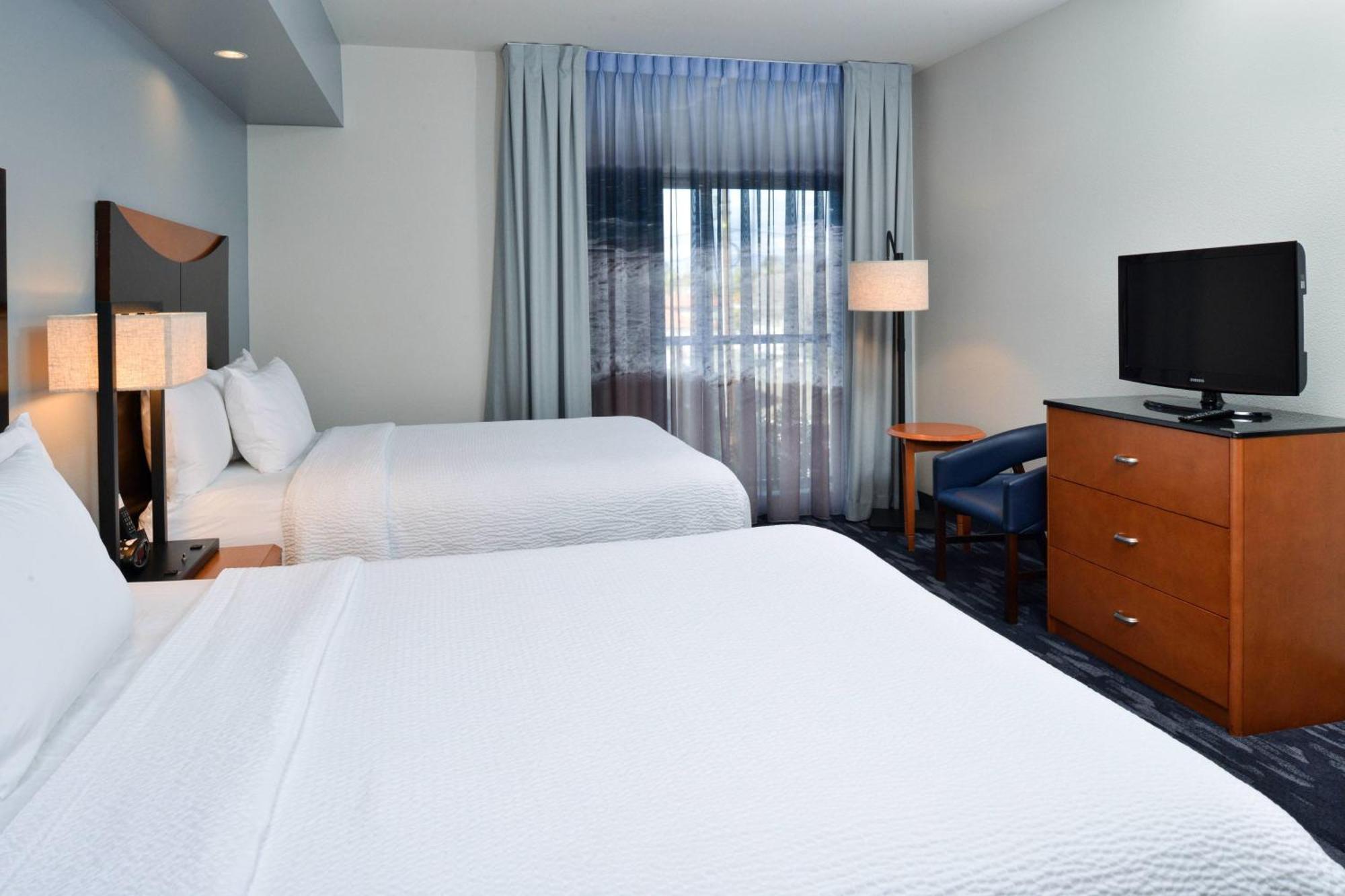 Fairfield Inn & Suites Santa Cruz - קפיטולה מראה חיצוני תמונה