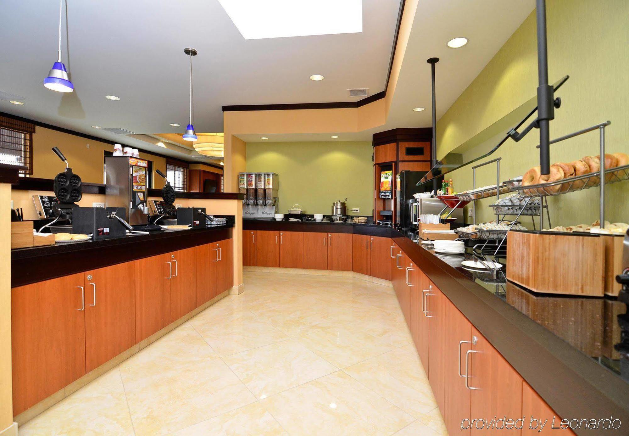 Fairfield Inn & Suites Santa Cruz - קפיטולה מסעדה תמונה